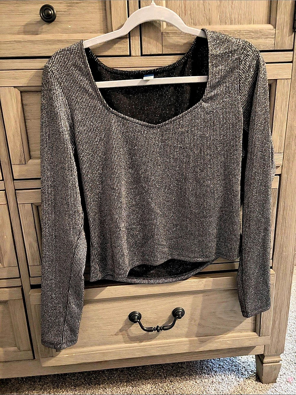 Old Navy in Black & Silver Large Like New